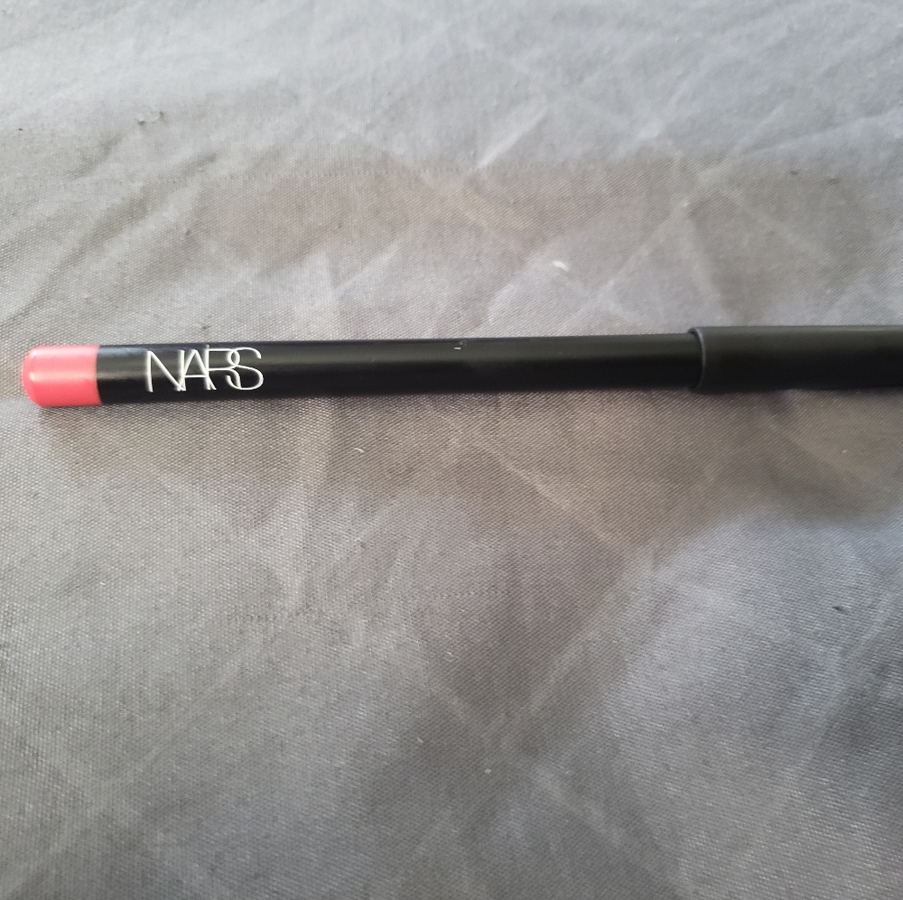 Nars precision lip liner "Menton"